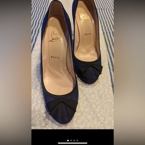 Louboutin Pumps - almost brand new